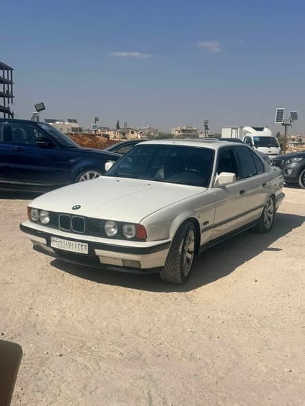بي ام دبليو 525 1990 - صورة 1