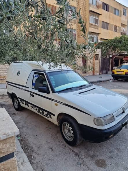 سكودا Pickup 1999 - صورة 1