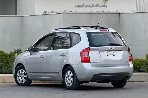 كيا كارينز 2008 - صورة 3