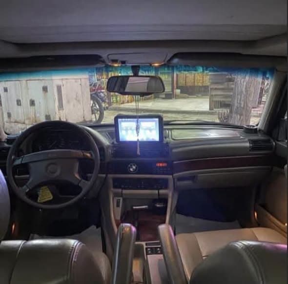 بي إم دبليو 735i 1991 - صورة 4