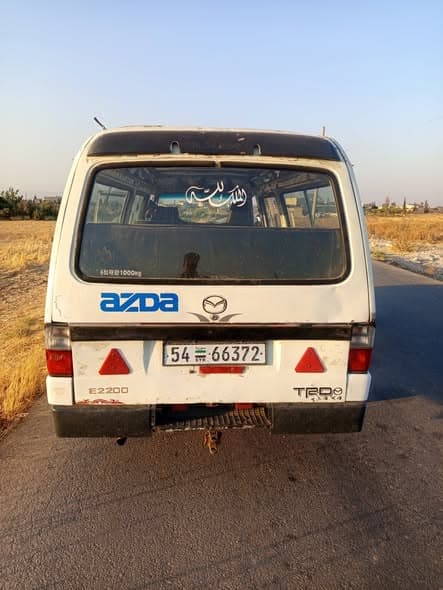 مازدا E2200 2000 - صورة 2