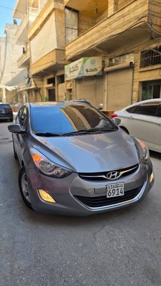هيونداي افانتي 2012 - صورة 1