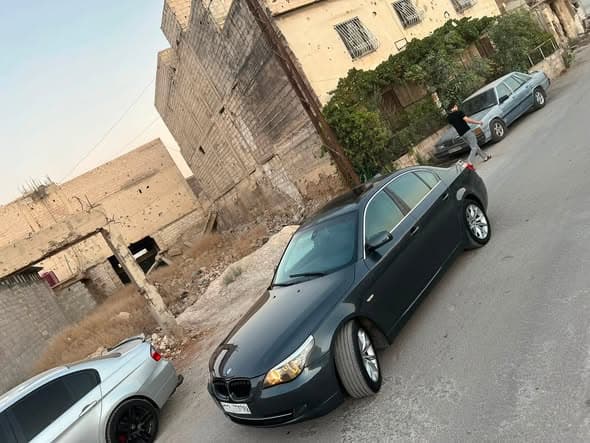 بي إم دبليو 520i 2009 - صورة 1