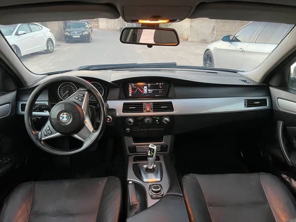 بي إم دبليو 520i 2009 - صورة 3
