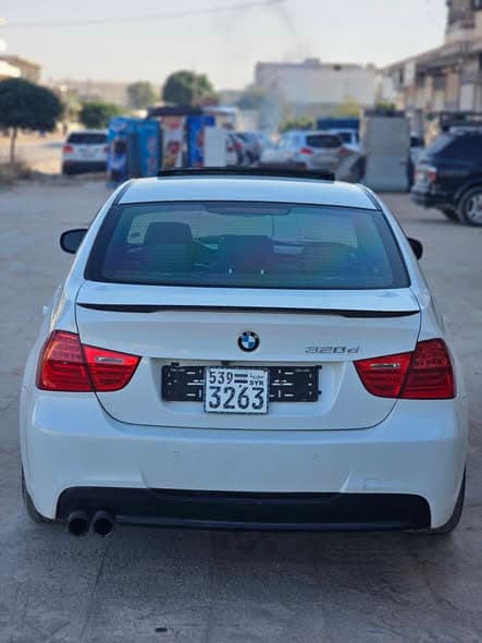 بي ام دبليو 320 2011 - صورة 5