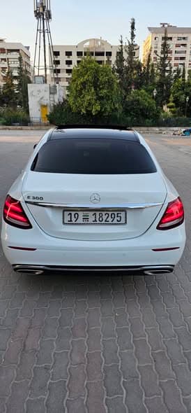 مرسيدس بنز E 300 2017 - صورة 3