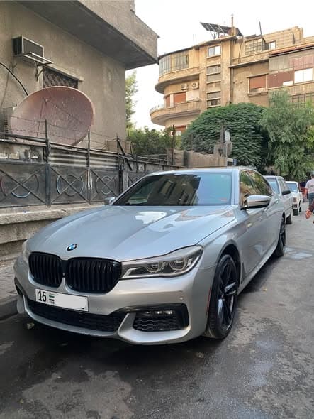 بي إم دبليو 750 2016 - صورة 1