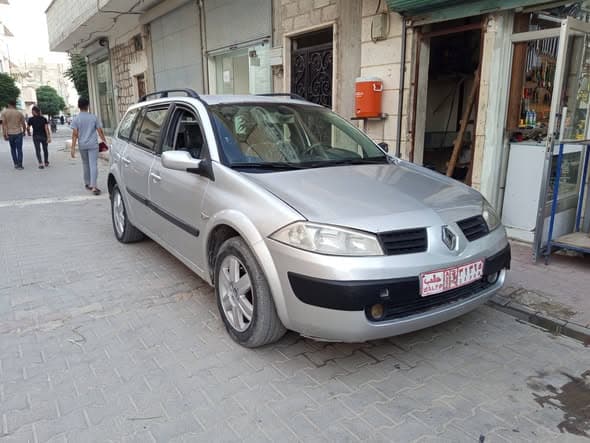 رينو ميغان 2005 - صورة 4