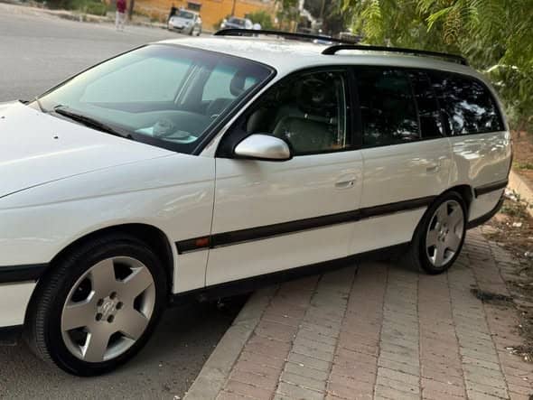 أوبل أوميغا 1996