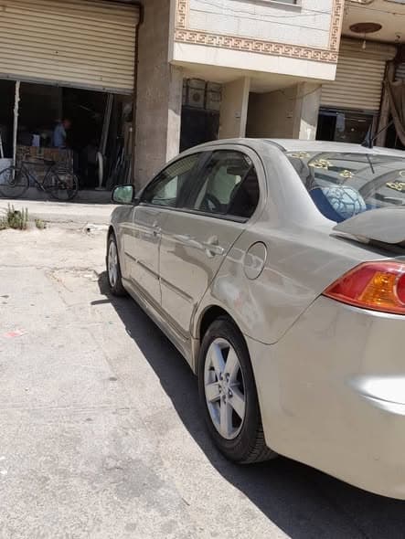 ميتسوبيشي لانسر 2009 - صورة 3