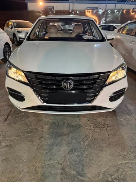 إم جي 5 2025 - صورة 1