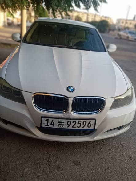 بي إم دبليو 320i 2011