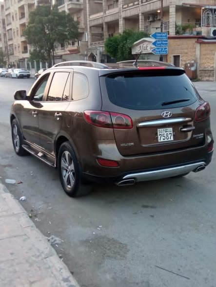 هيونداي سنتافي 2012 - صورة 2