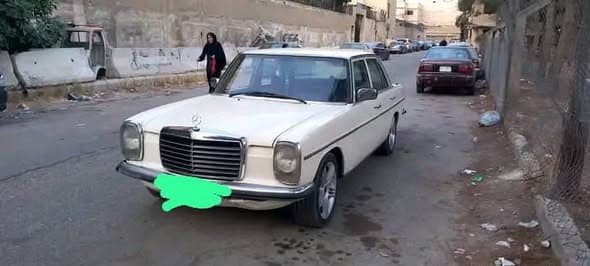 مرسيدس 200 1975