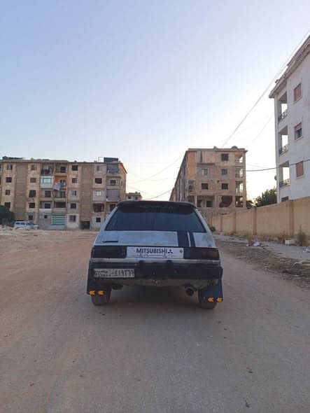 ميتسوبيشي 83 1983