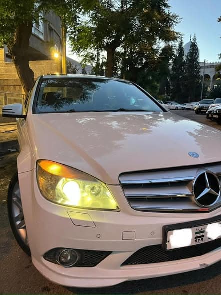 مرسيدس C250 2010 - صورة 2