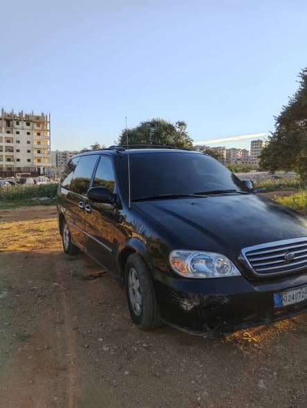 كيا كرنفال 2001