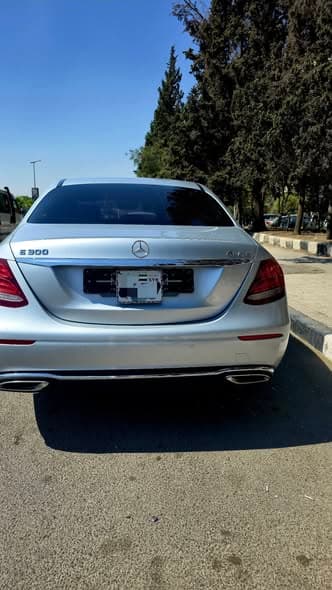 مرسيدس E300 2020 - صورة 4