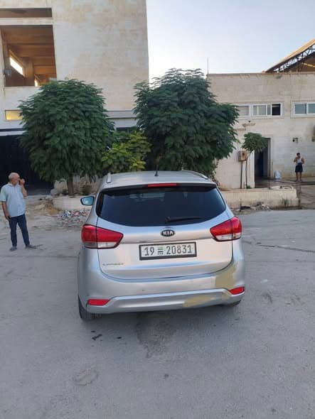 كيا كارينزا 2014 - صورة 4