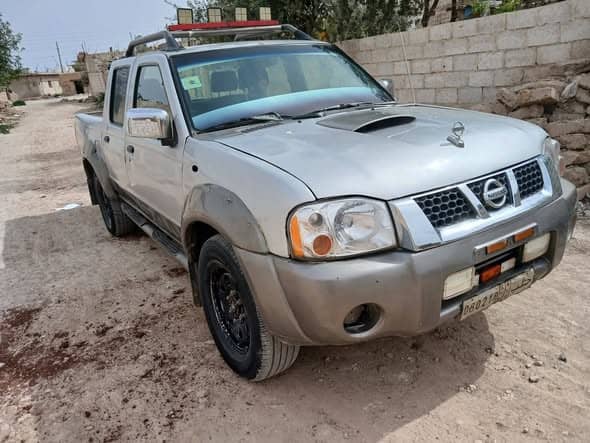 نيسان نيفارا 2004