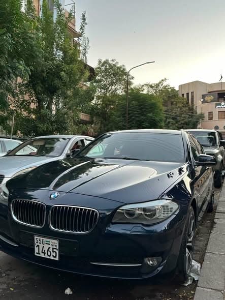 بي إم دبليو 528i 2011 - صورة 3