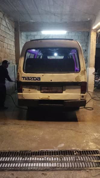 مازدا 1200 1994