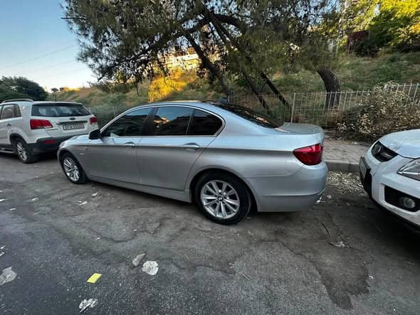 بي إم دبليو 520i 2012