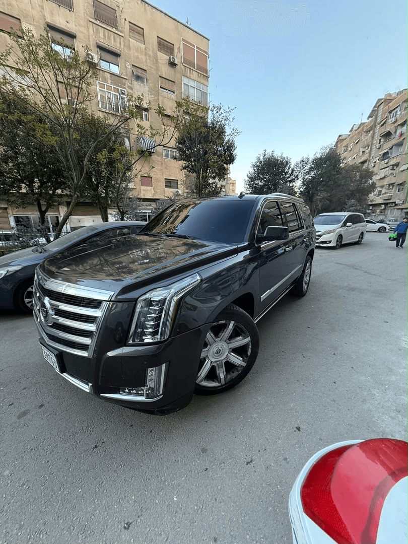 كاديلاك اسكاليد 2016 بحالة ممتازة وفخامة وسعر مميز جدا جدا بس 25000 - صورة 3