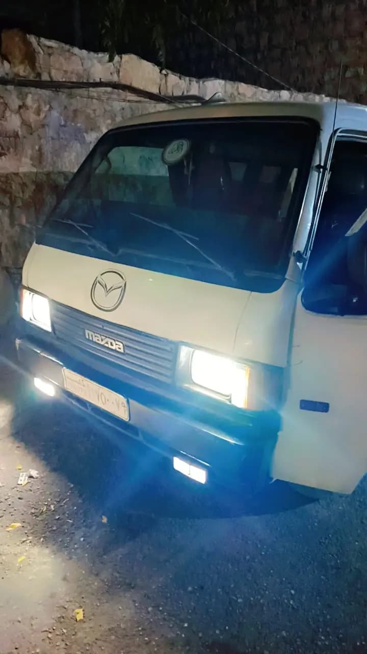 مازدا E2200 موديل 1996 - شاحنة نقل عملية - صورة 2