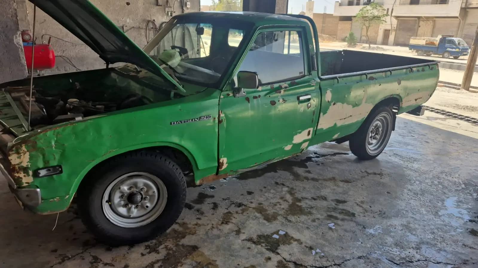 نيسان بيك اب 1977 كلاسيكية للبيع