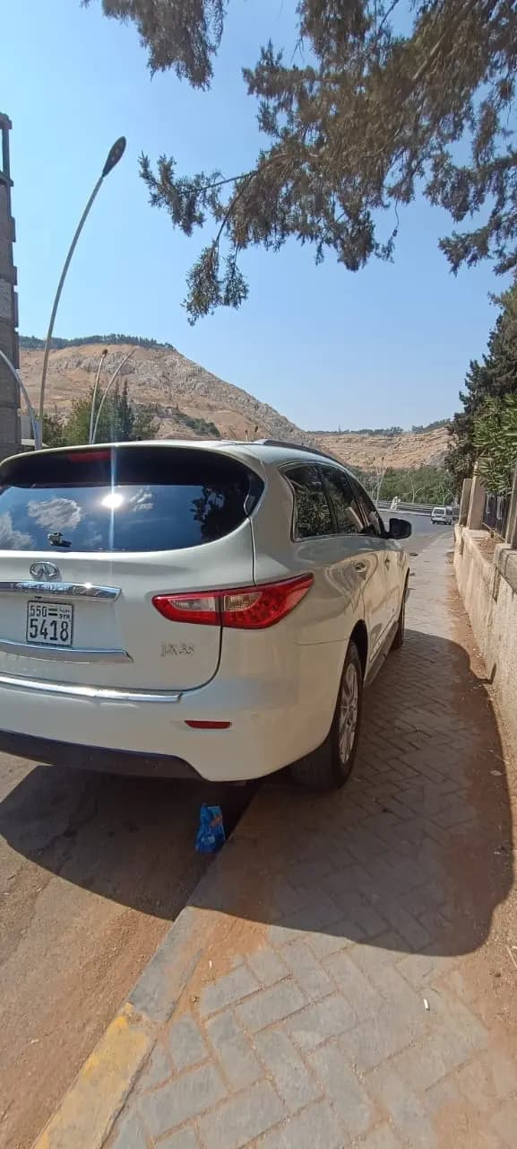 إنفينيتي JX35 موديل 2013 بحالة ممتازة