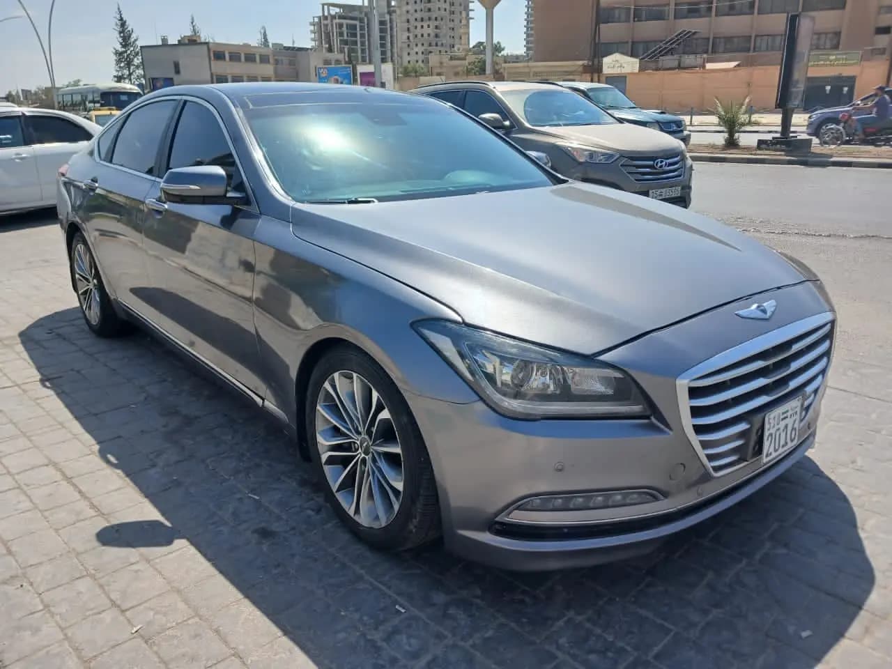 جينيسيس G90 موديل 2016 بحالة ممتازة