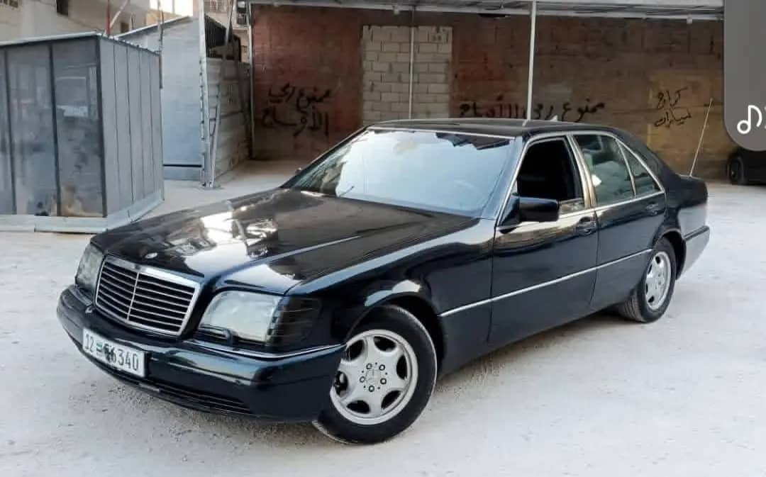 مرسيدس-بنز S-Class موديل 1993 بحالة كلاسيكية مميزة
