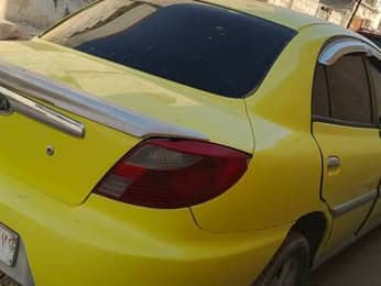 كيا ريو 2001