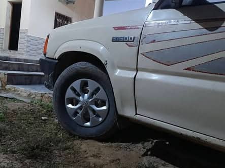 مازدا B1600 1992