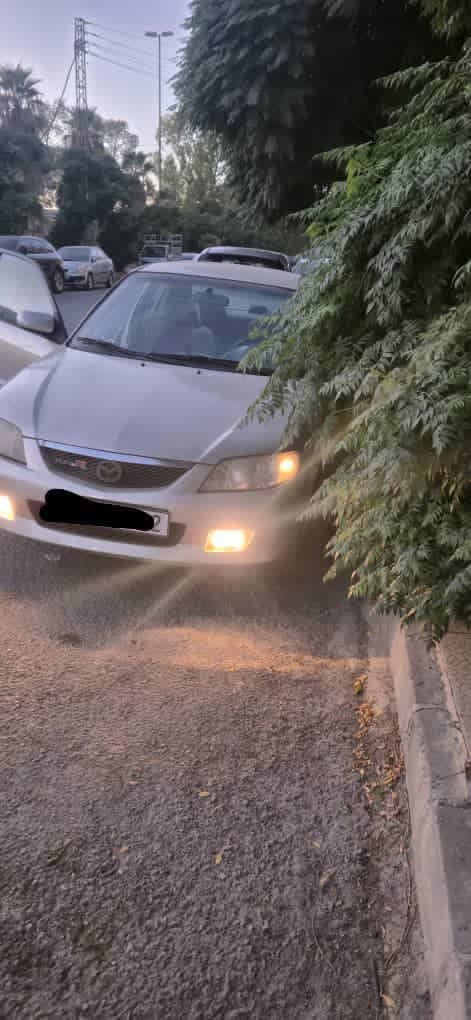مازدا 323 2001