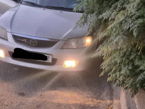 مازدا 323 2001