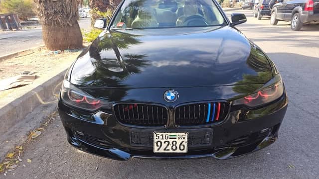 بي إم دبليو 320i 2011