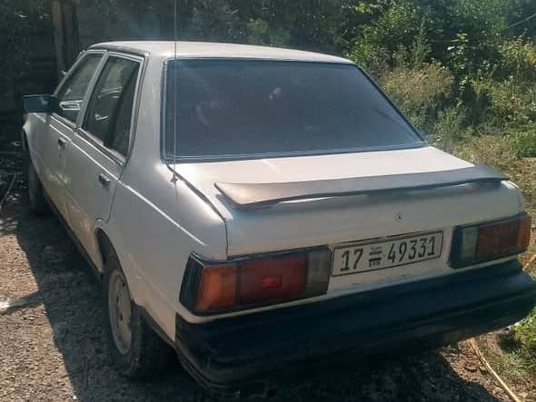 نيسان صني 1983