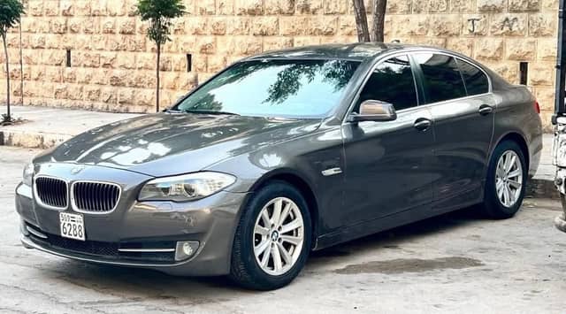 بي إم دبليو 520i 2013