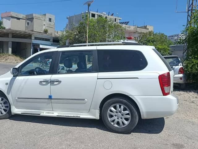 كيا كرنفال 2010