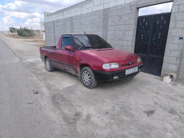 سكودا Pickup 2002