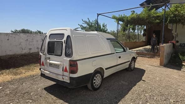 سكودا بيك أب 2000