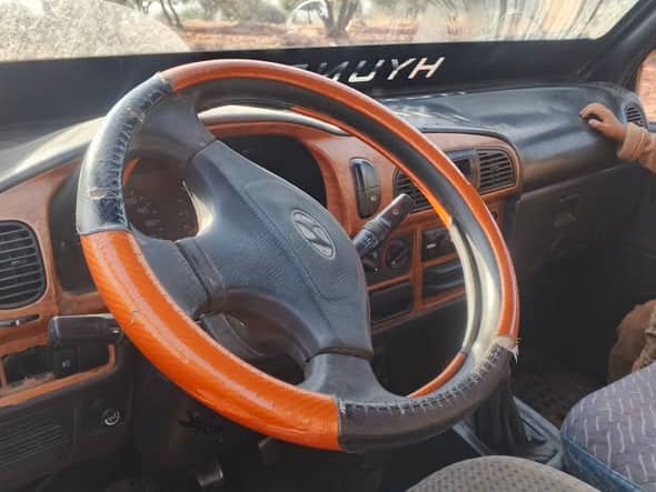 هيونداي H-100 2001
