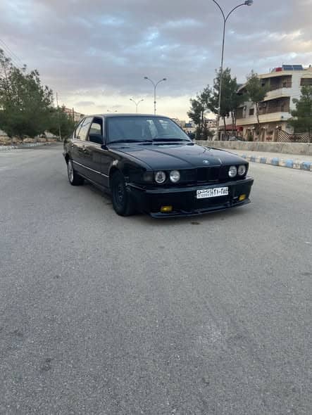 بي إم دبليو 735 1993