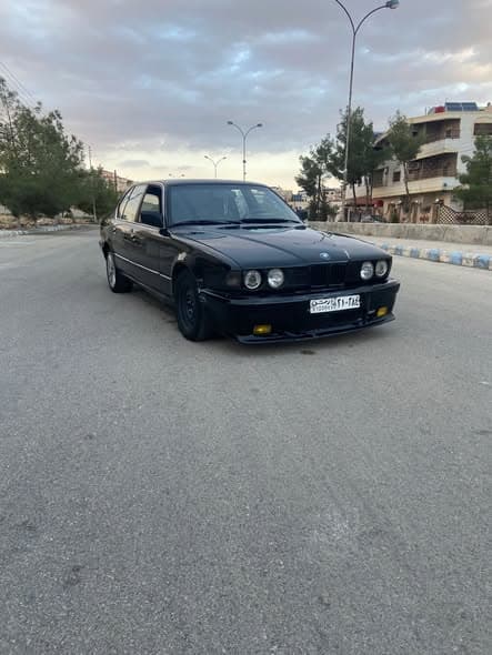 بي إم دبليو 735 1993