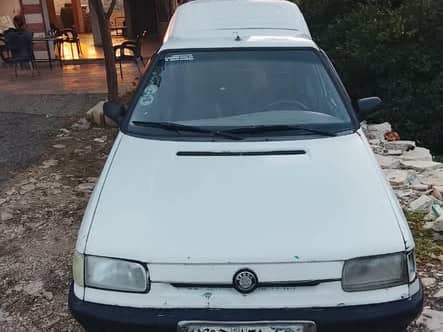 سكودا Pickup 1998
