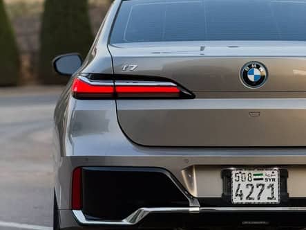 بي إم دبليو i7 2024