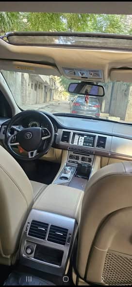 جاكوار XF 2015