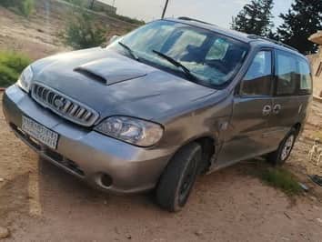 كيا كرنفان 2002